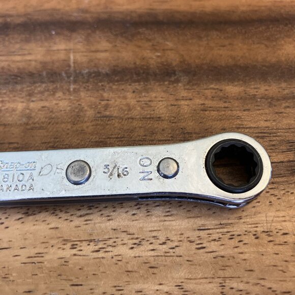 Snap-On R810A Canada 1/4” - 3/16” Ratcheting Box End Wrench 12 Point - Picture 5 of 9